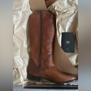 NIB women’s Frye 6.5